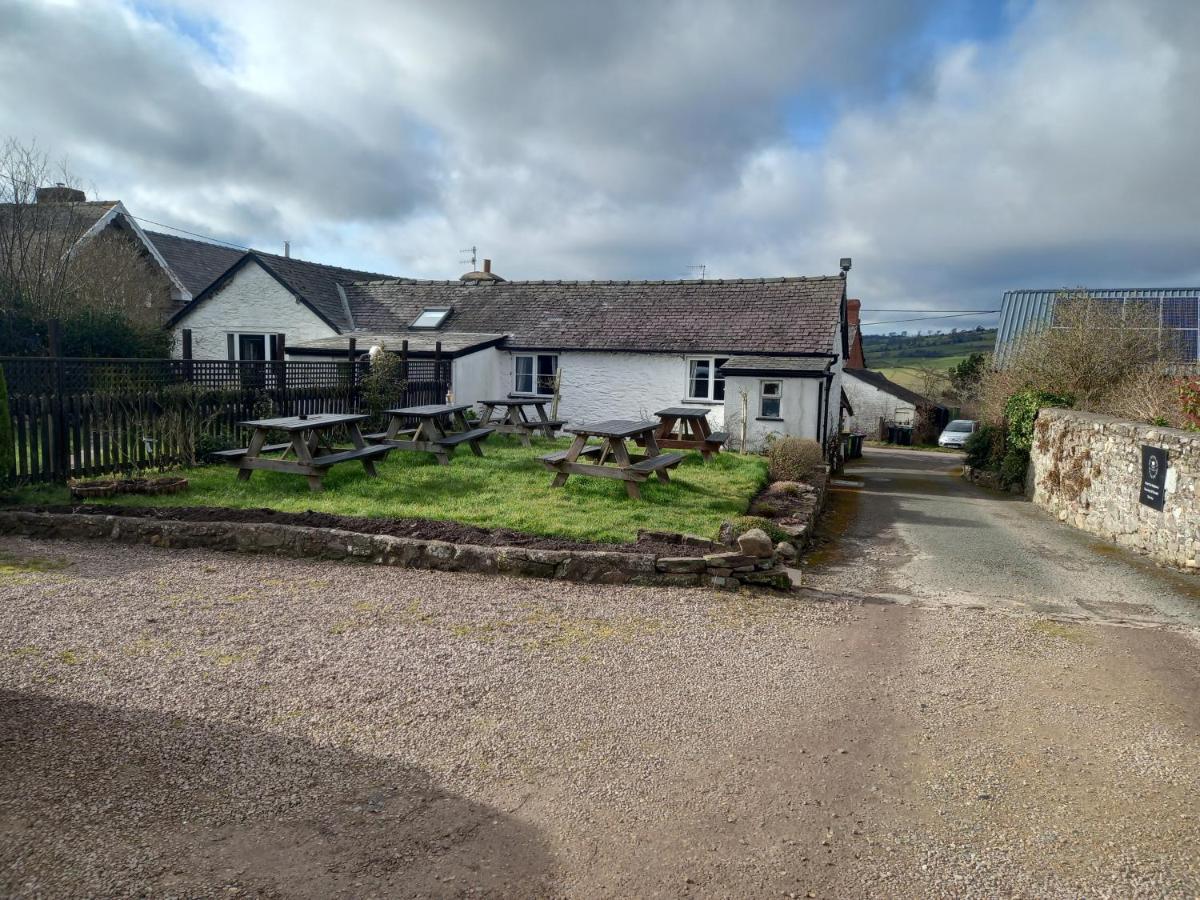 The Crown Inn Wentnor Exterior foto