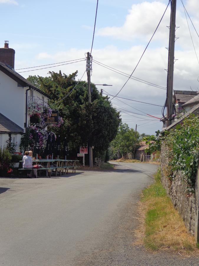 The Crown Inn Wentnor Exterior foto